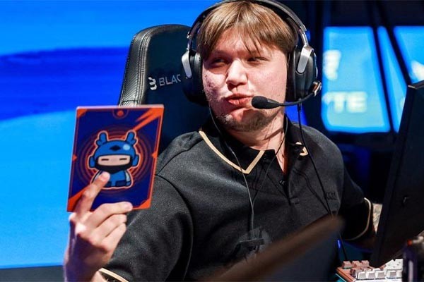 Александр s1mple Костылев