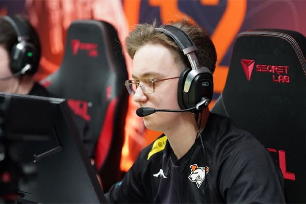 Игрок команды Virtus.pro